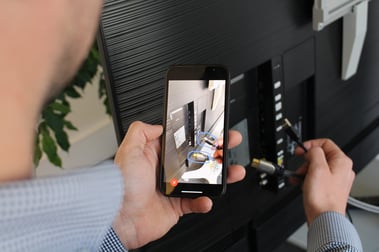 TRANSFORM-CUSTOMER-EXPERIENCE-WITH-AUGMENTED-REALITY-REMOTE-ASSISTANCE-2