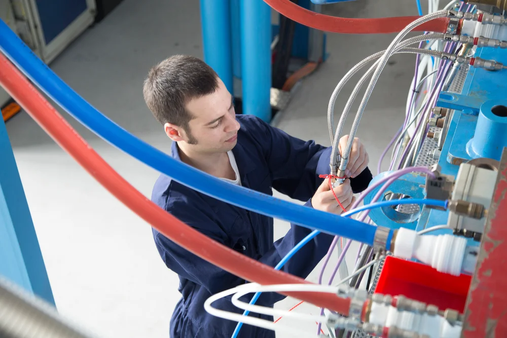 technician solves machine problem with remote assistance