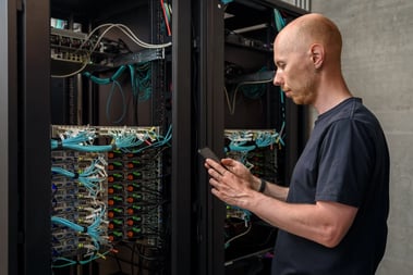 technician machinery troubleshooting with live video support